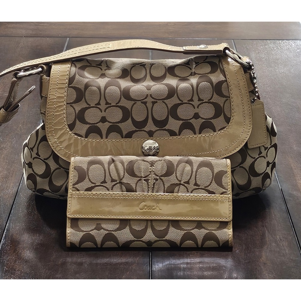 Coach F13739 Signature Soho Flap Shoulder Bag Purse Tan With Matching Wallet Y2K - Picture 1 of 14